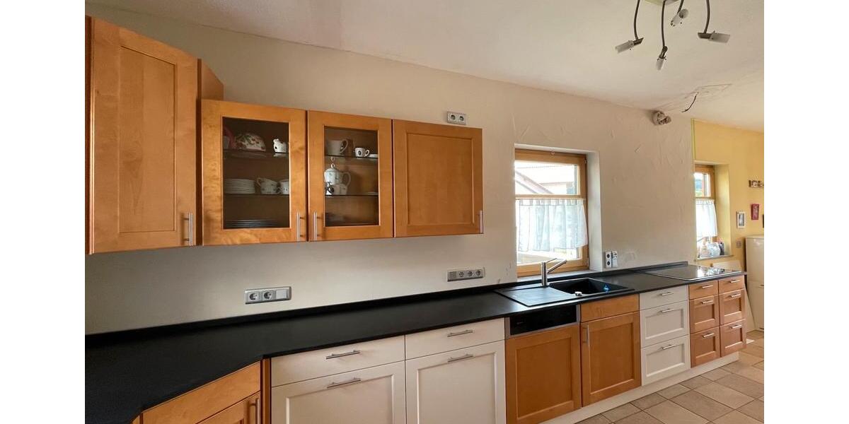 Doppelhaushälfte Schmelz - 8 Zimmer, 287 m&sup2;, 425.000&euro; | Angebot:27010139