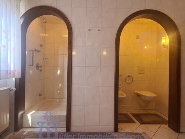 Schöne Landhaus-Villa in unverbaubarer Orts- und Waldrandlage von Homburg - Einfamilienhaus Homburg | Angebot:15024068