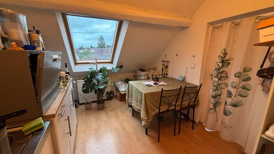Dachgeschoßwohnung Saarbrücken Dudweiler - 1.5 Zimmer, 26 m&sup2;, 400&euro; | Angebot:26652038