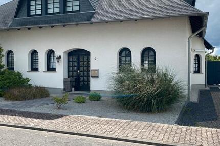 Haus Schwalbach - 8 Zimmer, 396 m&sup2;, 550.000&euro; | Angebot:27030271