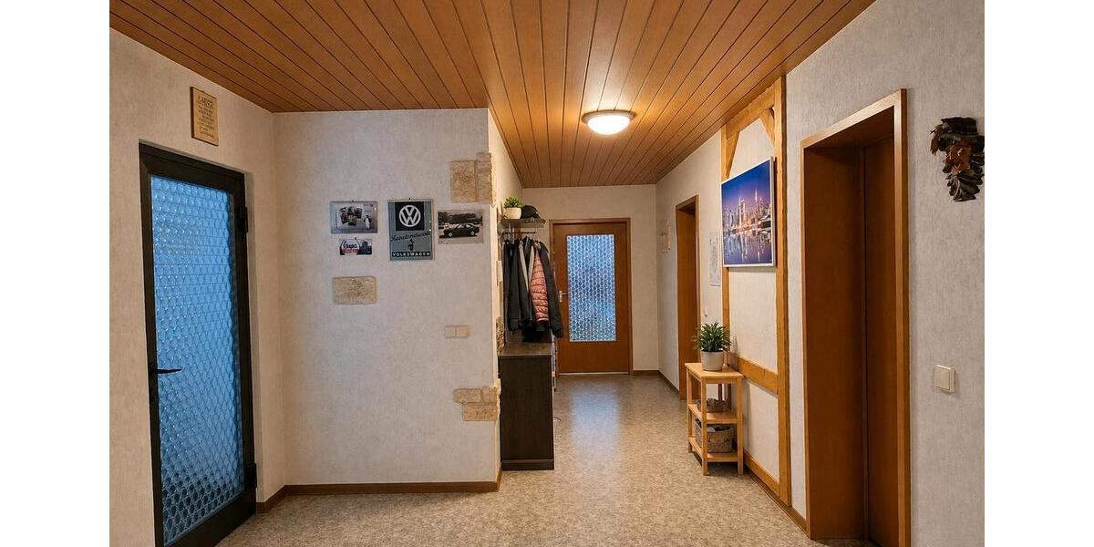 Etagenwohnung Saarbrücken Eschberg - 4 Zimmer, 125 m&sup2;, 1.150&euro; | Angebot:26413211