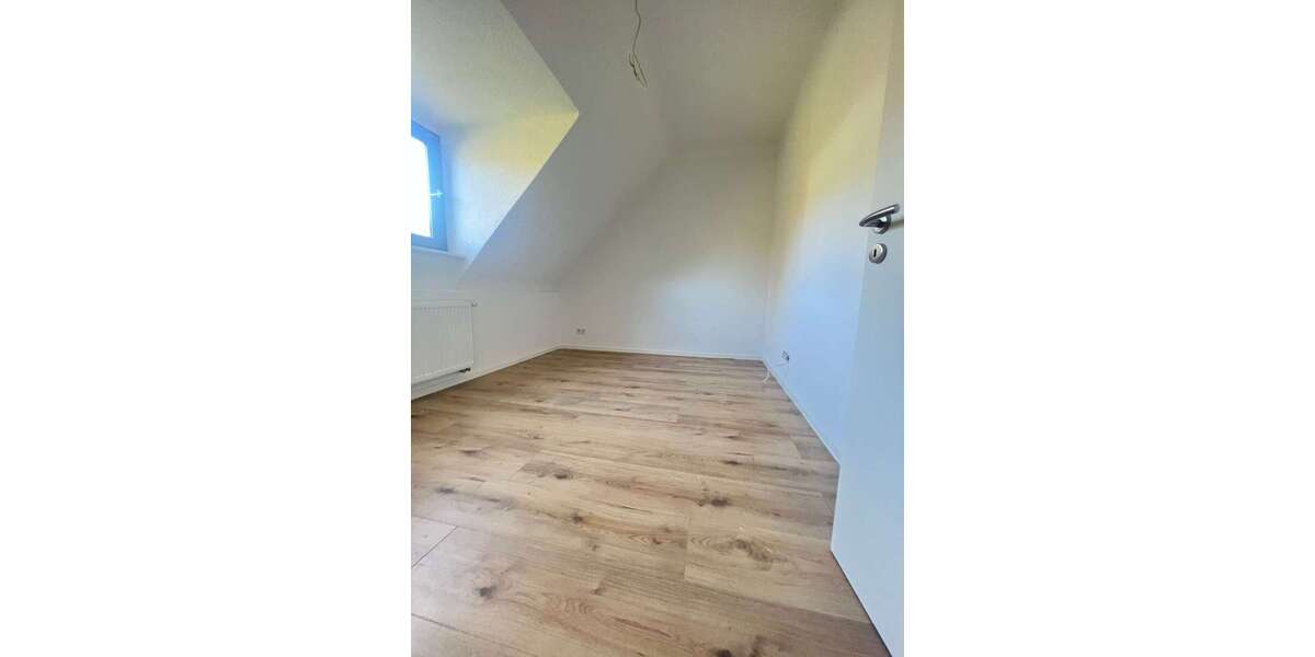Helle 3-Zimmer-Dachgeschosswohnung in St. Ingbert-Rentrisch ( Saniert) - 3- Sankt Ingbert | Angebot:27111787