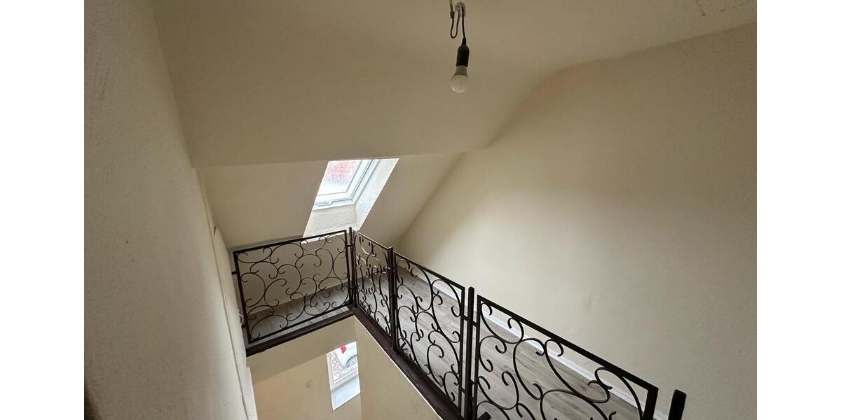 Doppelhaushälfte Saarbrücken - 7 Zimmer, 130 m&sup2;, 990&euro; | Angebot:25417070