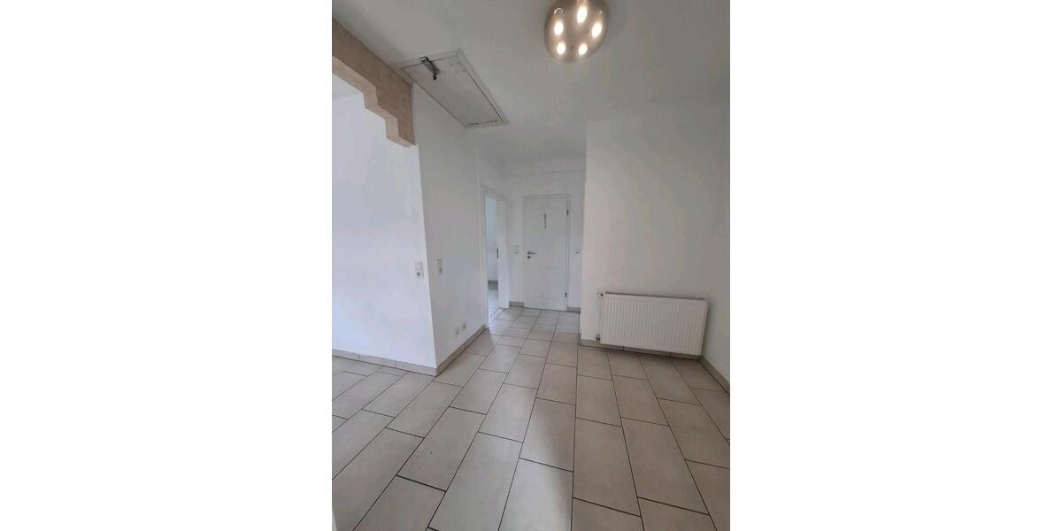 Dachgeschoßwohnung Völklingen - 2 Zimmer, 70 m&sup2;, 500&euro; | Angebot:24429446