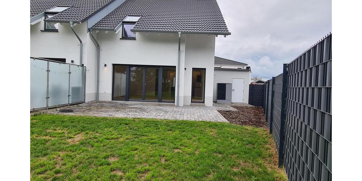 Einziehen und Wohlfühlen - Lichtdurchflutetes Wohnhaus, NB-Erstbezug, in idyllischer Stadtrandlage - Doppelhaushälfte Homburg | Angebot:12496894