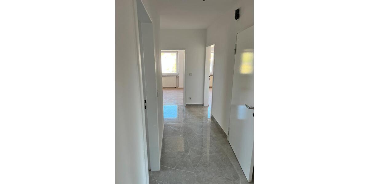 Dachgeschoßwohnung Saarlouis - 4 Zimmer, 90 m&sup2;, 670&euro; | Angebot:25601138