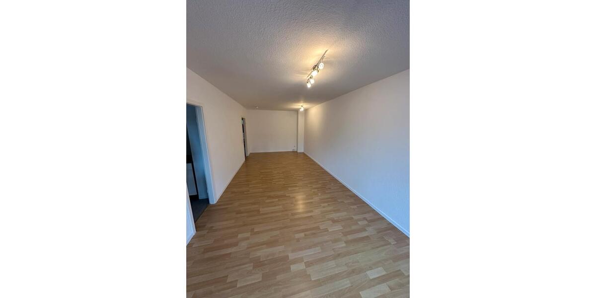 Hochparterre Saarbrücken Neue Bremm - 3 Zimmer, 75 m&sup2;, 800&euro; | Angebot:25866781
