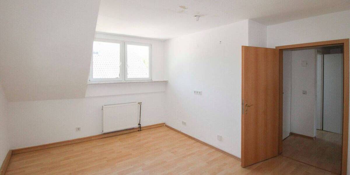 Einfamilienhaus Saarbrücken Burbach - 7 Zimmer, 148 m&sup2;, 230.000&euro; | Angebot:26723642