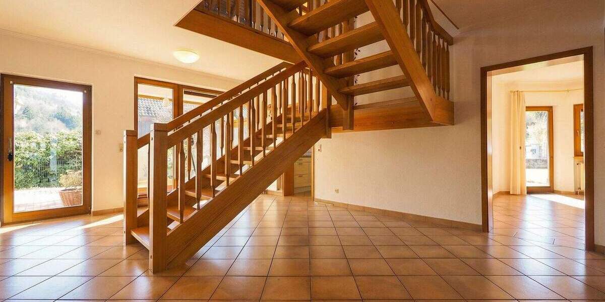 Einfamilienhaus St. Ingbert Oberwürzbach - 7 Zimmer, 200 m&sup2;, 695.000&euro; | Angebot:25675562