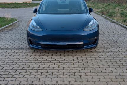 Tesla Model 3 49.045 km 32.999 &euro; Saarbrücken 66130
