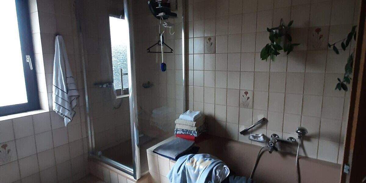 Etagenwohnung Großrosseln - 6 Zimmer, 214 m&sup2;, 199.999&euro; | Angebot:25780963