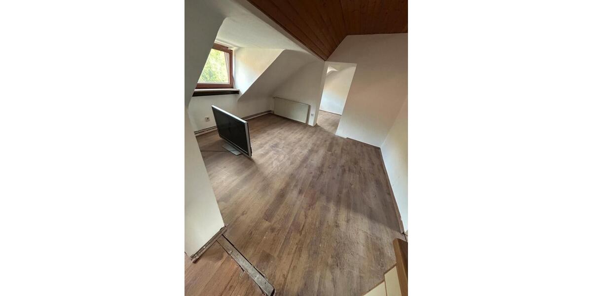 Dachgeschoßwohnung Sankt Ingbert - 3 Zimmer, 55 m&sup2;, 385&euro; | Angebot:24710708