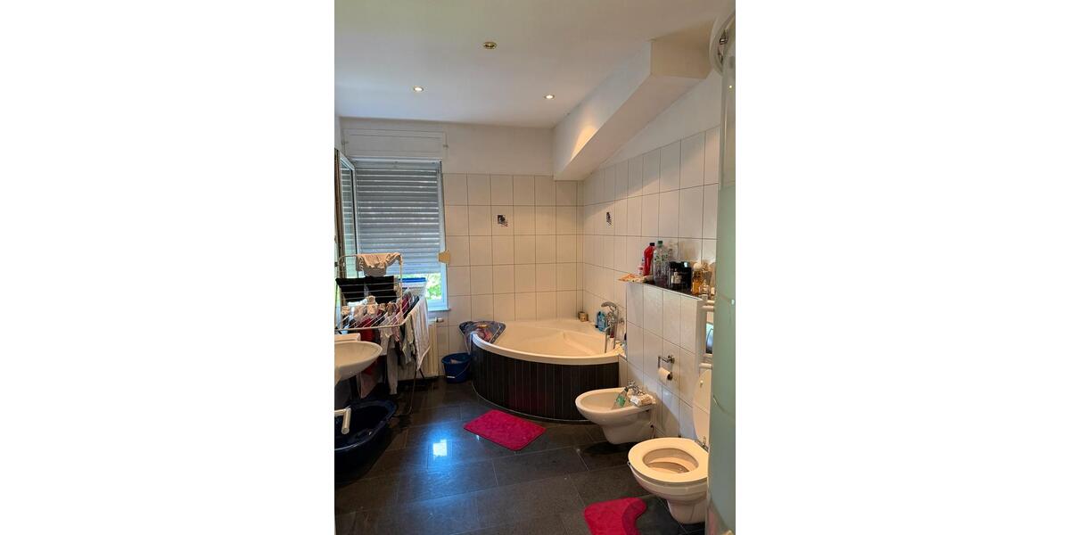 Etagenwohnung Saarbrücken Eschberg - 4 Zimmer, 90 m&sup2;, 750&euro; | Angebot:26702410