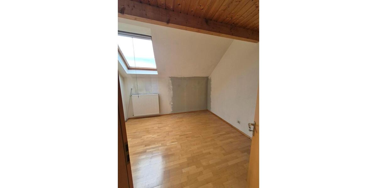 Etagenwohnung Homburg - 4 Zimmer, 85 m&sup2;, 750&euro; | Angebot:25936877