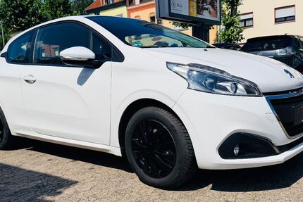 Peugeot 208 132.000 km 4.400 &euro; Saarbrücken 66115