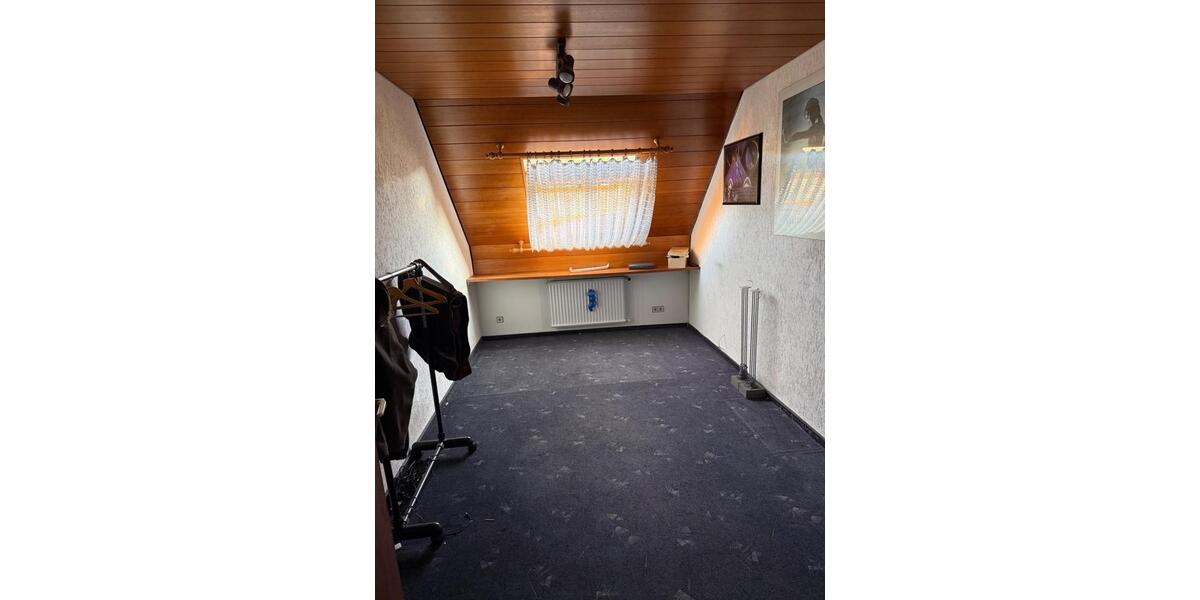 Einfamilienhaus Wadgassen - 11 Zimmer, 270 m&sup2;, 380.000&euro; | Angebot:25323564