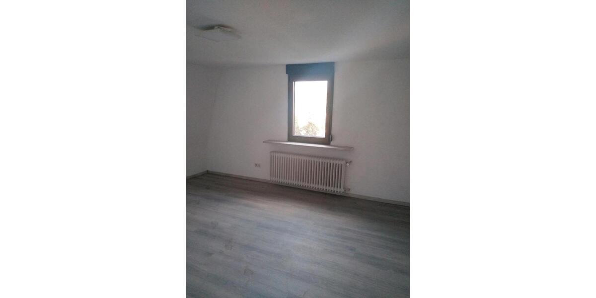 Dachgeschoßwohnung Riegelsberg - 3 Zimmer, 75 m&sup2;, 550&euro; | Angebot:26588208