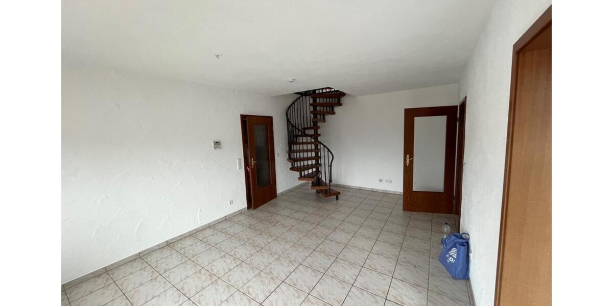 Dachgeschoßwohnung Völklingen - 4 Zimmer, 98 m&sup2;, 640&euro; | Angebot:25869334