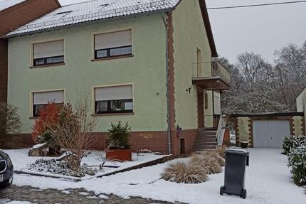 Haus Lebach - 8 Zimmer, 180 m&sup2;, 199.000&euro; | Angebot:24787268