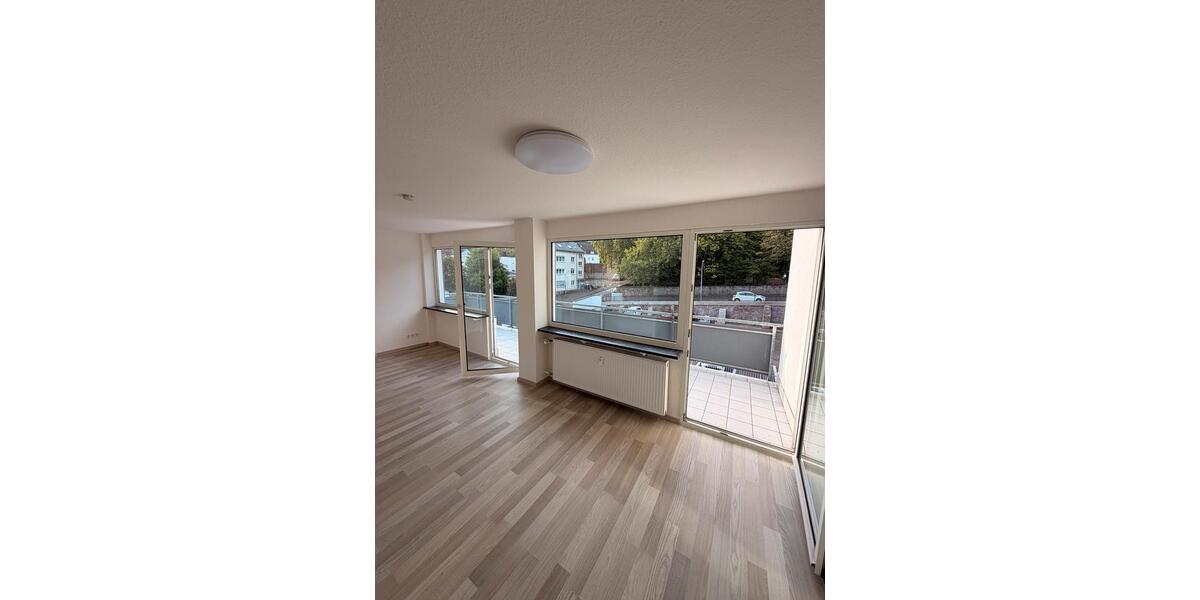 Etagenwohnung Saarbrücken Neue Bremm - 2.5 Zimmer, 85 m&sup2;, 850&euro; | Angebot:27640226