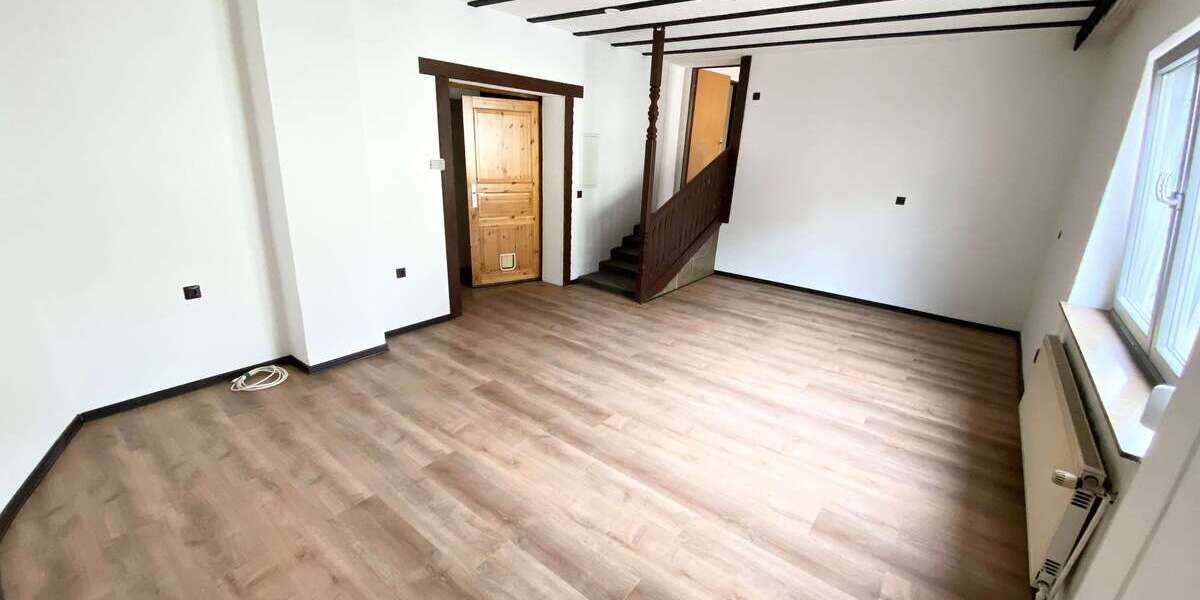 Etagenwohnung Saarbrücken Ensheim - 3 Zimmer, 109 m&sup2;, 700&euro; | Angebot:24335462