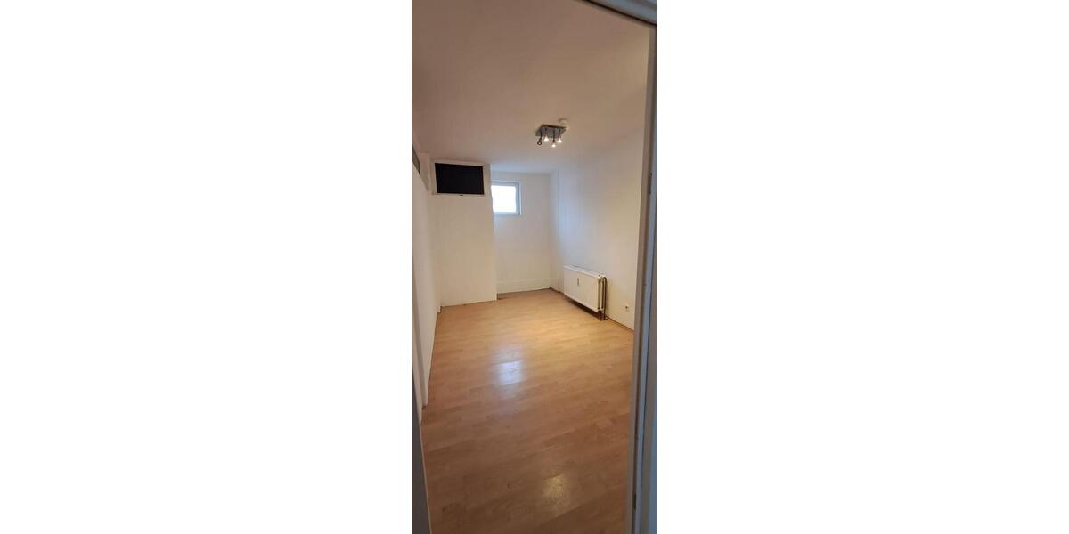 Erdgeschoßwohnung Saarbrücken West - 1 Zimmer, 50 m&sup2;, 500&euro; | Angebot:24507840