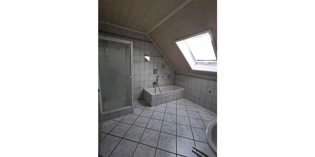 Dachgeschoßwohnung Ottweiler - 3 Zimmer, 90 m&sup2;, 650&euro; | Angebot:25856542