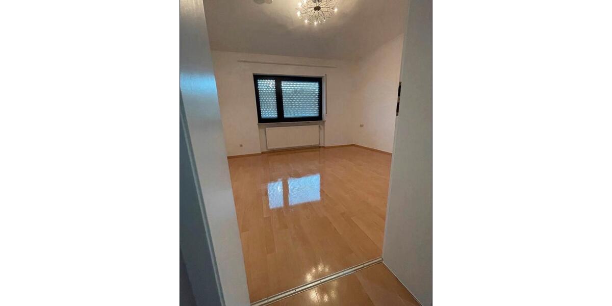 Dachgeschoßwohnung Quierschied - 3 Zimmer, 110 m&sup2;, 850&euro; | Angebot:26211912