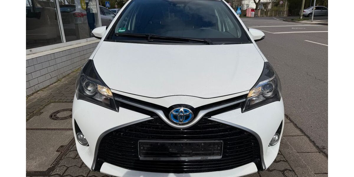 Toyota Yaris 72.000 km 12.555 &euro; Saarbrücken 66115