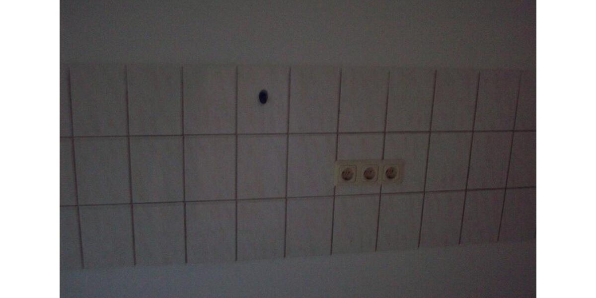 Dachgeschoßwohnung Saarbrücken West - 3 Zimmer, 52 m&sup2;, 380&euro; | Angebot:23681028