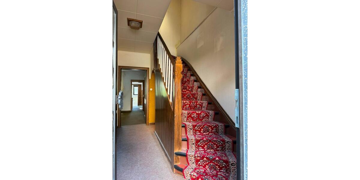 Doppelhaushälfte Saarbrücken West - 7 Zimmer, 188 m&sup2;, 250.000&euro; | Angebot:27168904