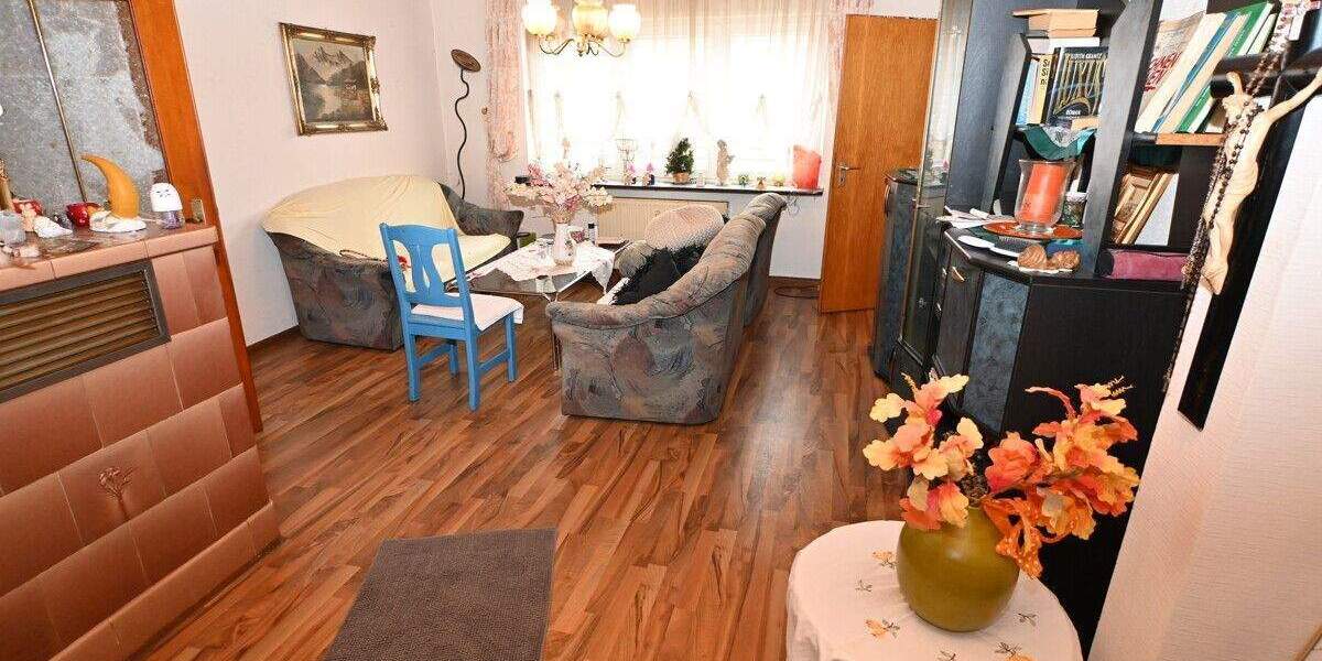 Einfamilienhaus Bexbach / Frankenholz Frankenholz - 7 Zimmer, 148 m&sup2;, 115.000&euro; | Angebot:25706690