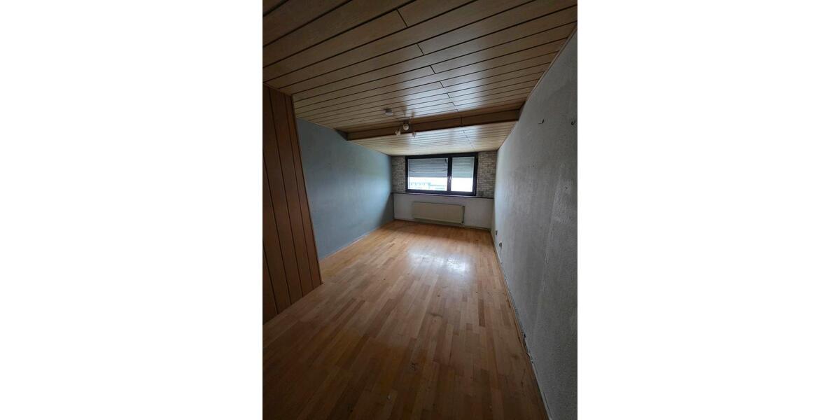 Dachgeschoßwohnung Neunkirchen - 4 Zimmer, 95 m&sup2;, 550&euro; | Angebot:24796284