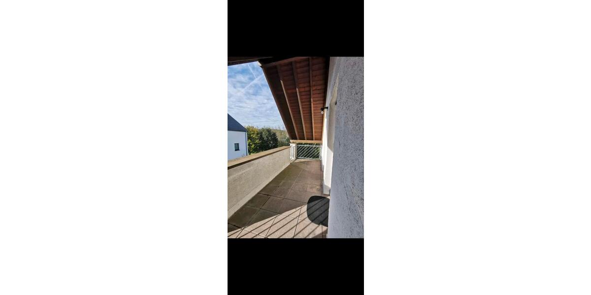 Dachgeschoßwohnung Ottweiler - 3 Zimmer, 90 m&sup2;, 650&euro; | Angebot:25856542