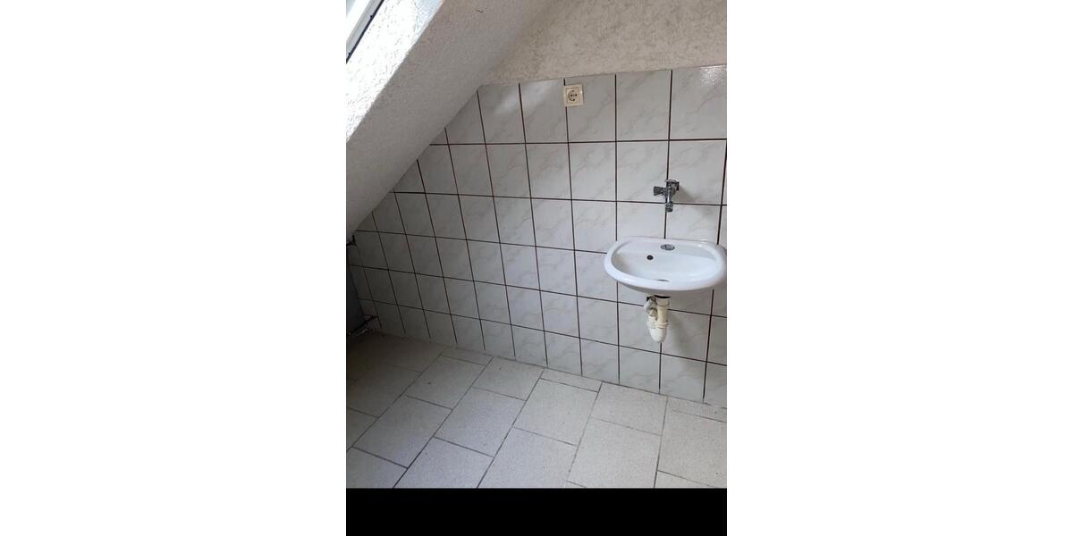 Dachgeschoßwohnung Quierschied - 1 Zimmer, 120 m&sup2;, 480&euro; | Angebot:26480101