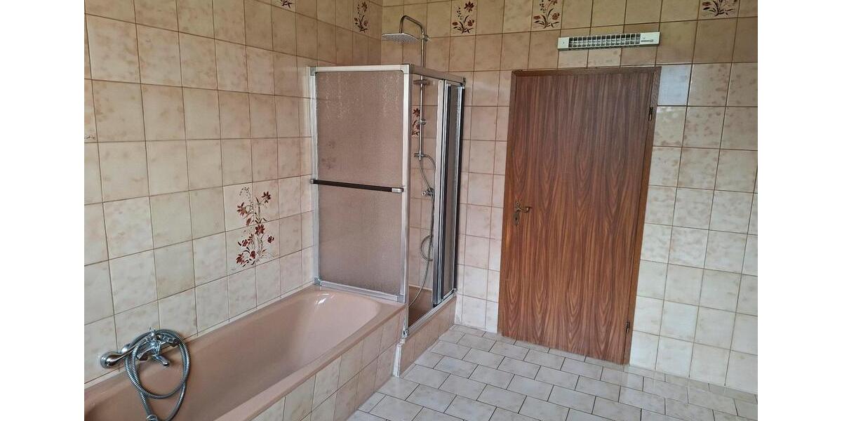 Erdgeschoßwohnung Homburg - 4 Zimmer, 100 m&sup2;, 950&euro; | Angebot:25431684