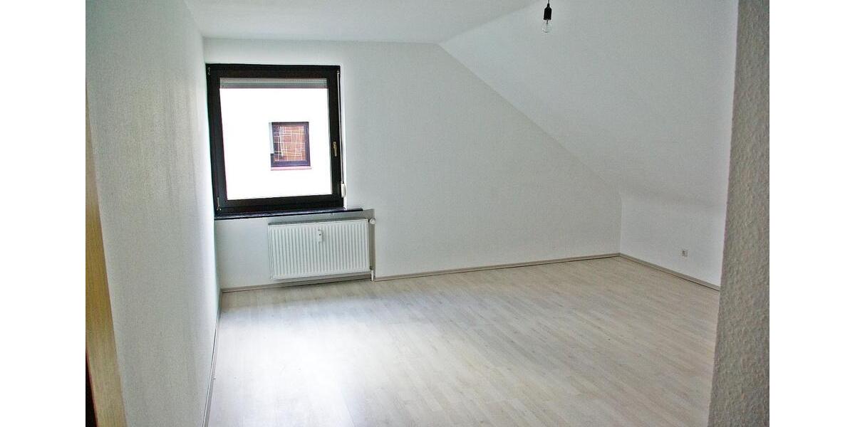 Dachgeschoßwohnung Riegelsberg - 3 Zimmer, 100 m&sup2;, 750&euro; | Angebot:25883822