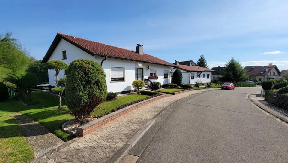 Bungalow Bexbach - 4 Zimmer, 120 m&sup2;, 425.000&euro; | Angebot:25225793