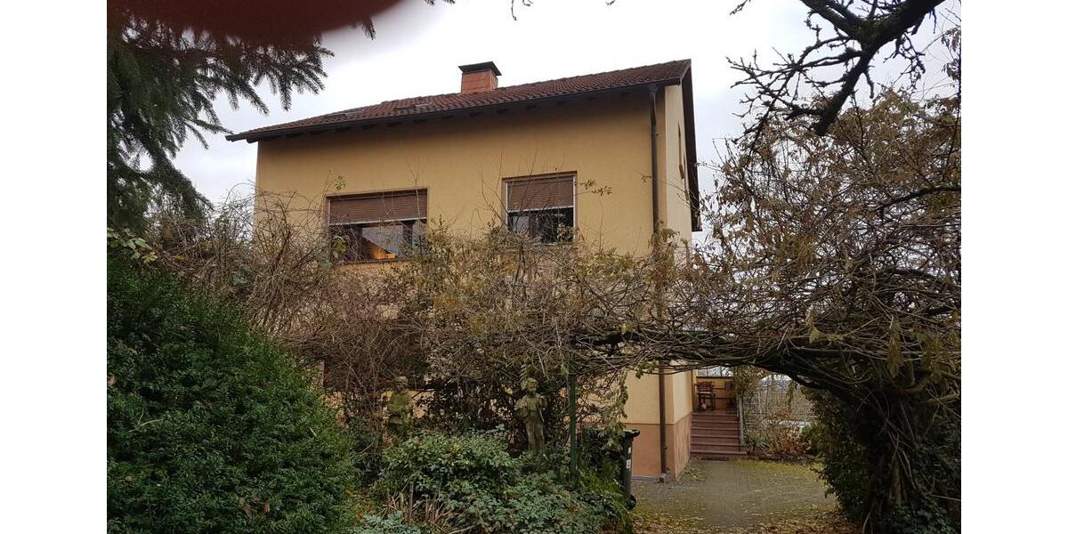 Dachgeschoßwohnung Saarbrücken St. Arnual - 2 Zimmer, 54 m&sup2;, 392&euro; | Angebot:25960925