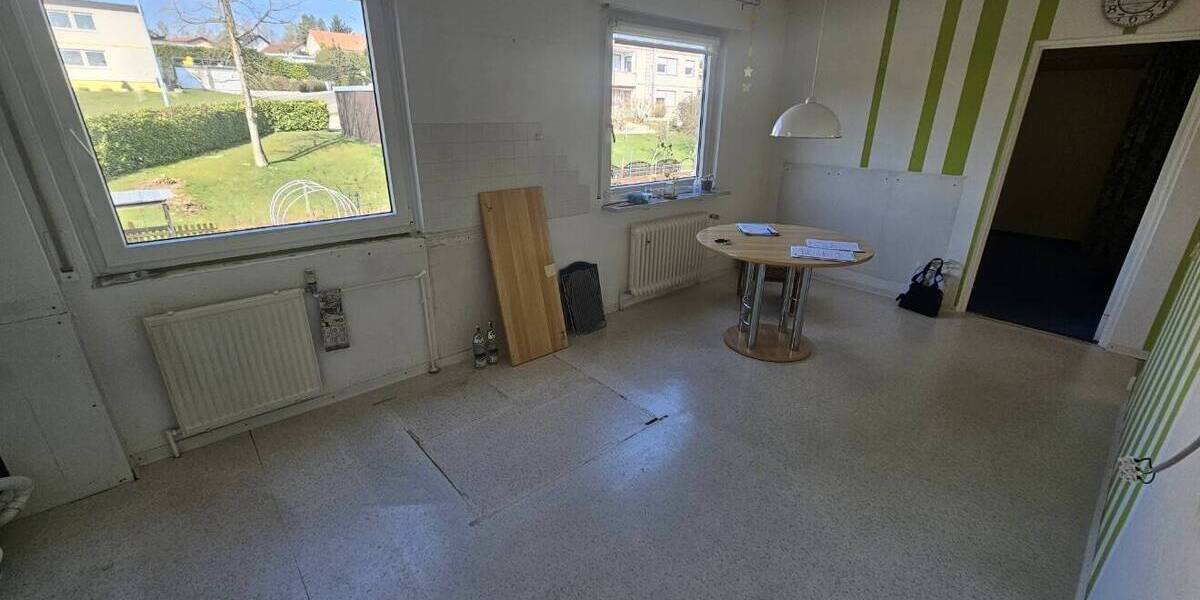 Mehrfamilienhaus, Wohnhaus Neunkirchen-Wellesweiler Wellesweiler - 8 Zimmer, 164 m&sup2;, 199.000&euro; | Angebot:26029540