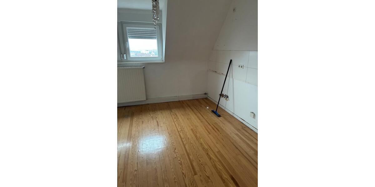 Dachgeschoßwohnung Saarbrücken - 3 Zimmer, 82 m&sup2;, 620&euro; | Angebot:25566479