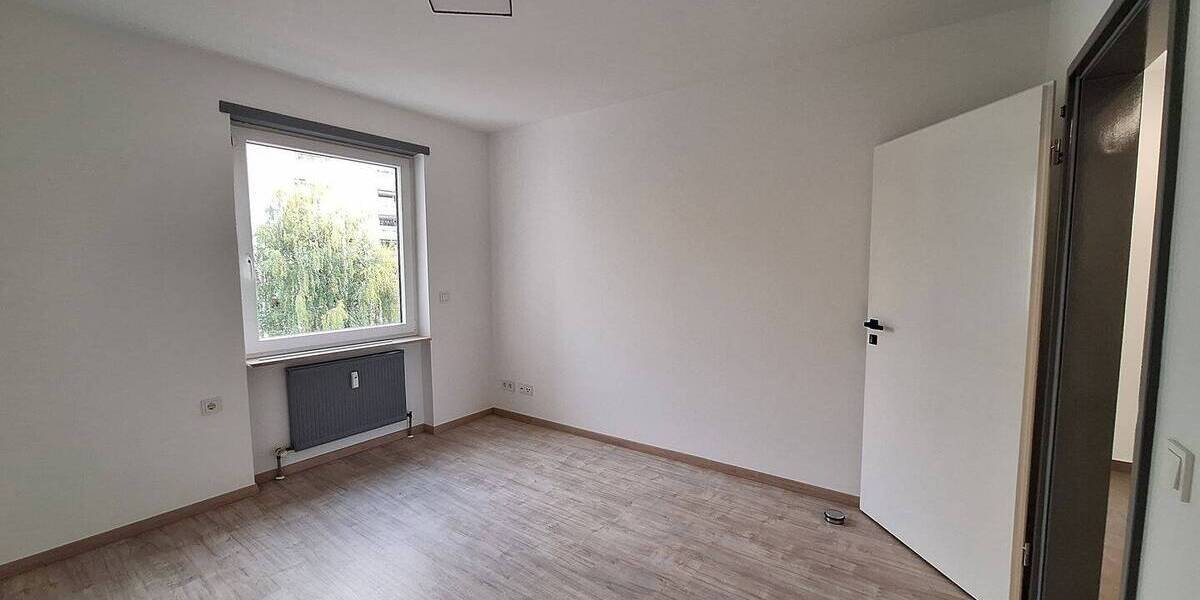Etagenwohnung Saarbrücken Eschberg - 3 Zimmer, 82 m&sup2;, 189.000&euro; | Angebot:25695188