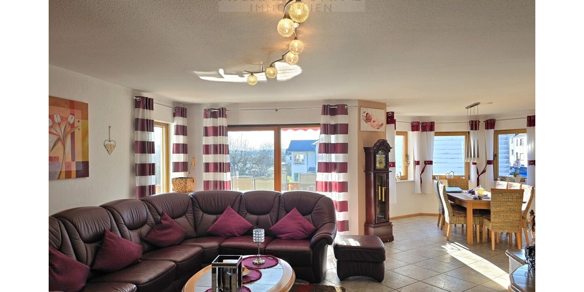 Attraktives Einfamilienhaus mit möglicher Einliegerwohnung - Reihenendhaus Tholey | Angebot:27370300