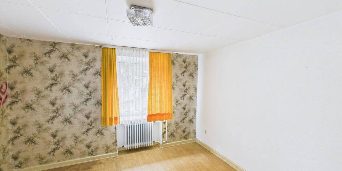 Einfamilienhaus Saarbrücken Klarenthal - 1 Zimmer, 278 m&sup2;, 170.000&euro; | Angebot:25687197