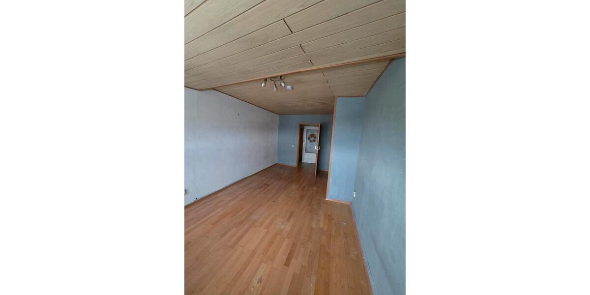 Dachgeschoßwohnung Neunkirchen - 4 Zimmer, 95 m&sup2;, 550&euro; | Angebot:24796284