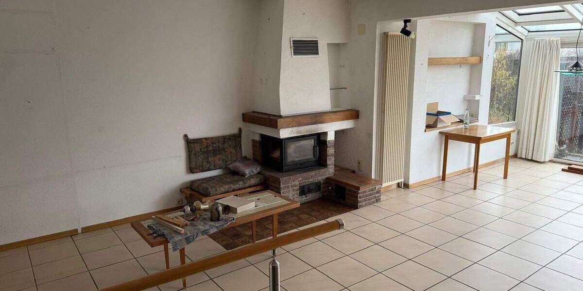 Einfamilienhaus Saarbrücken Eschberg - 5 Zimmer, 140 m&sup2;, 330.000&euro; | Angebot:25818416