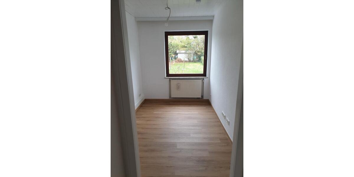 Etagenwohnung Saarbrücken Neue Bremm - 3 Zimmer, 70 m&sup2;, 850&euro; | Angebot:25905772
