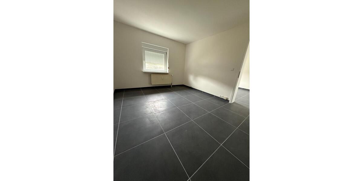 Erdgeschoßwohnung Völklingen - 3 Zimmer, 100 m&sup2;, 1.000&euro; | Angebot:25539811