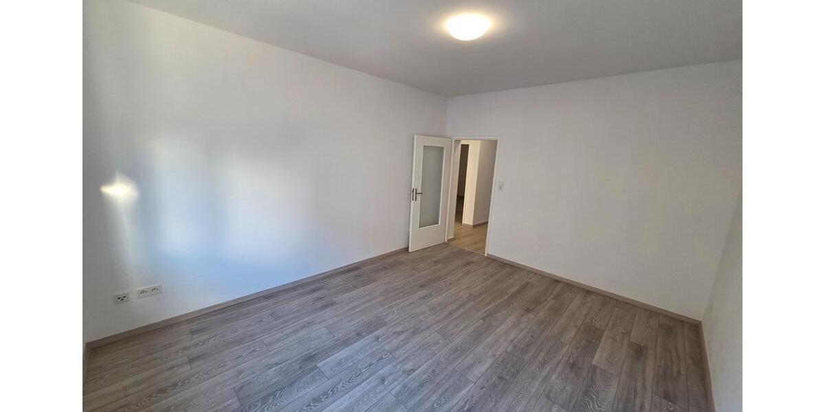 Etagenwohnung Saarbrücken Neue Bremm - 3 Zimmer, 80 m&sup2;, 760&euro; | Angebot:26689396
