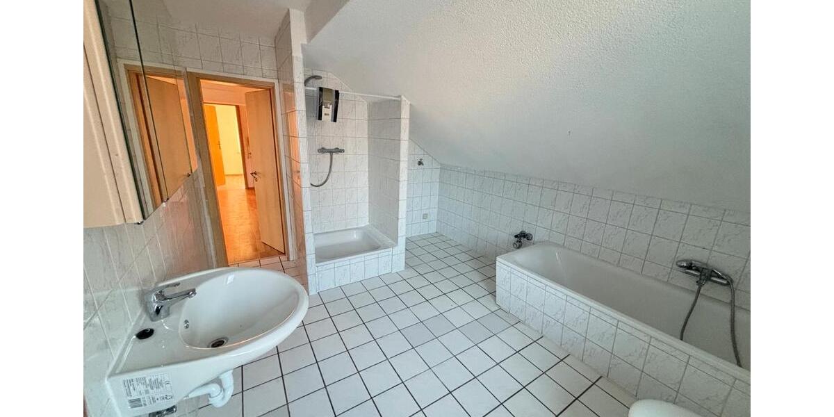 Etagenwohnung Bexbach - 3.5 Zimmer, 75 m&sup2;, 680&euro; | Angebot:25933877